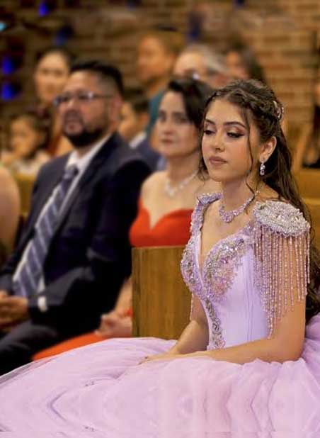 Que hace un Padrino de quinceanos en la fiesta de quinceanera